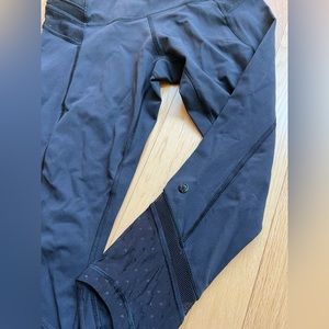 Lululemon leggings - Fresh in Mess cropped leggings (size: 2)